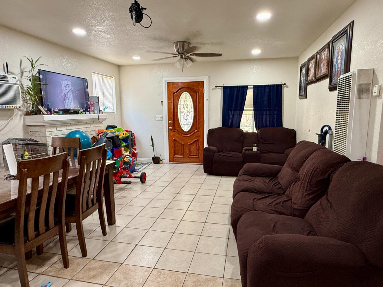 1118 N Augusta St, Fresno, CA 93701