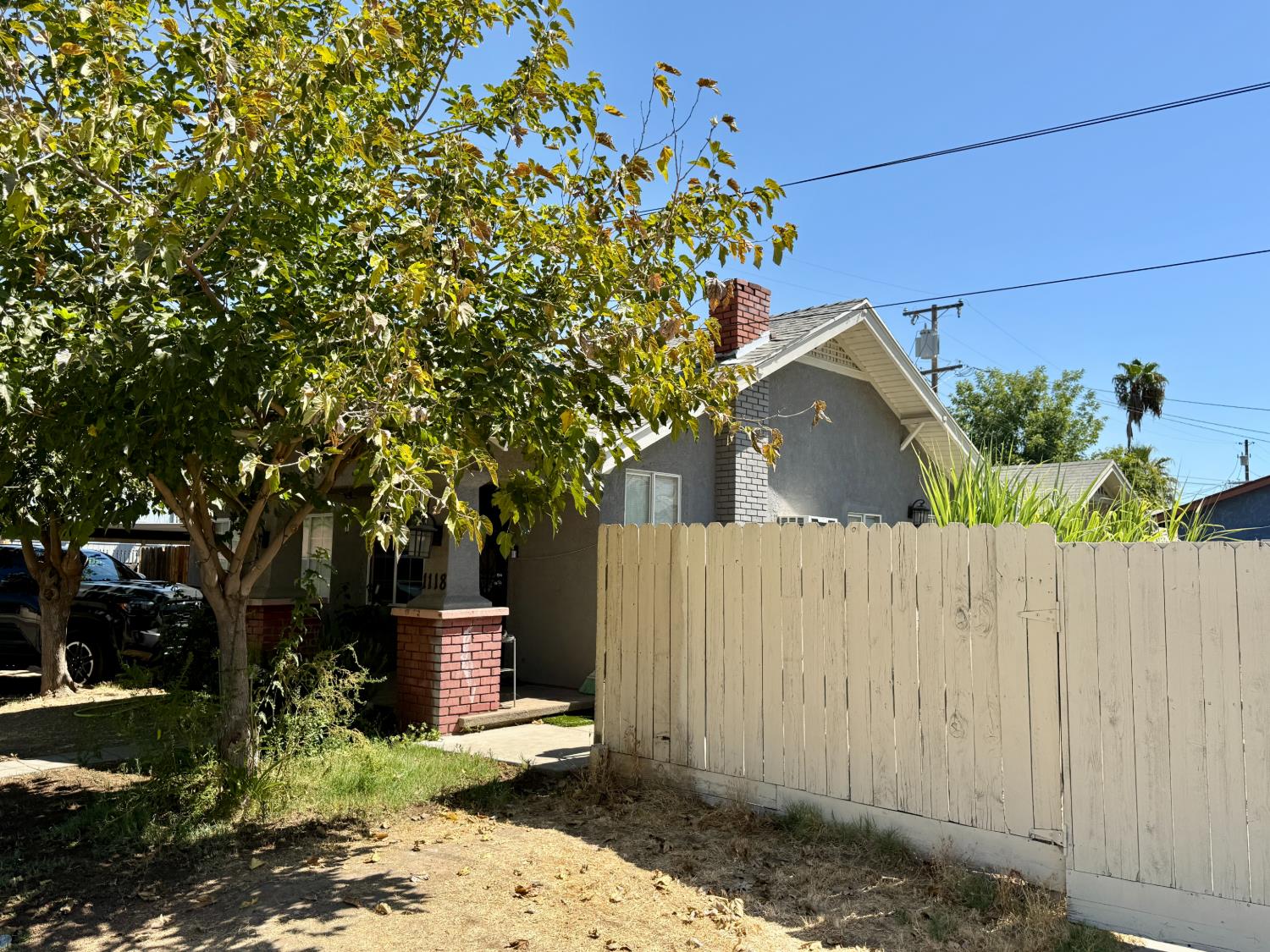 1118 N Augusta St, Fresno, CA 93701