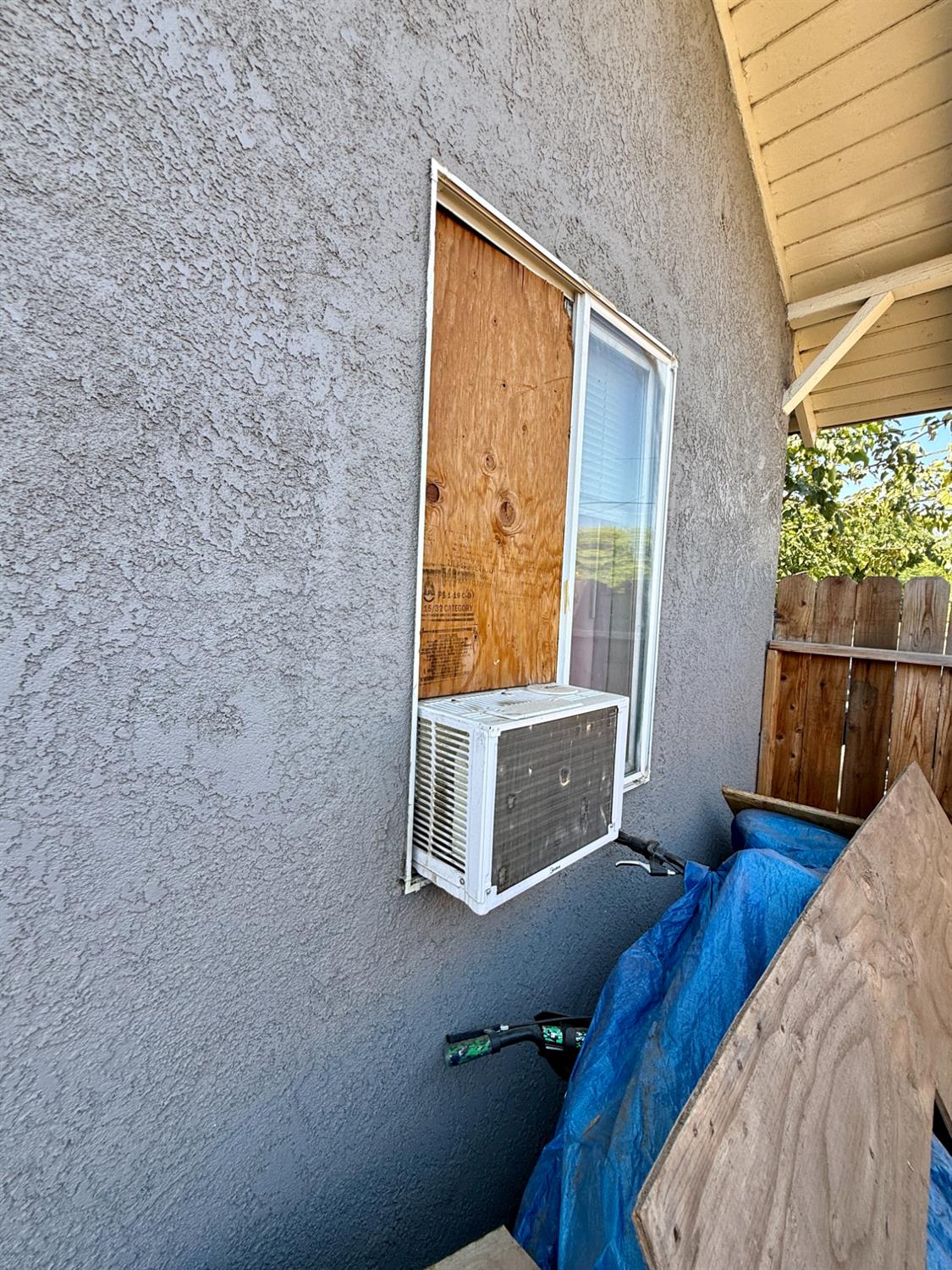 1118 N Augusta St, Fresno, CA 93701