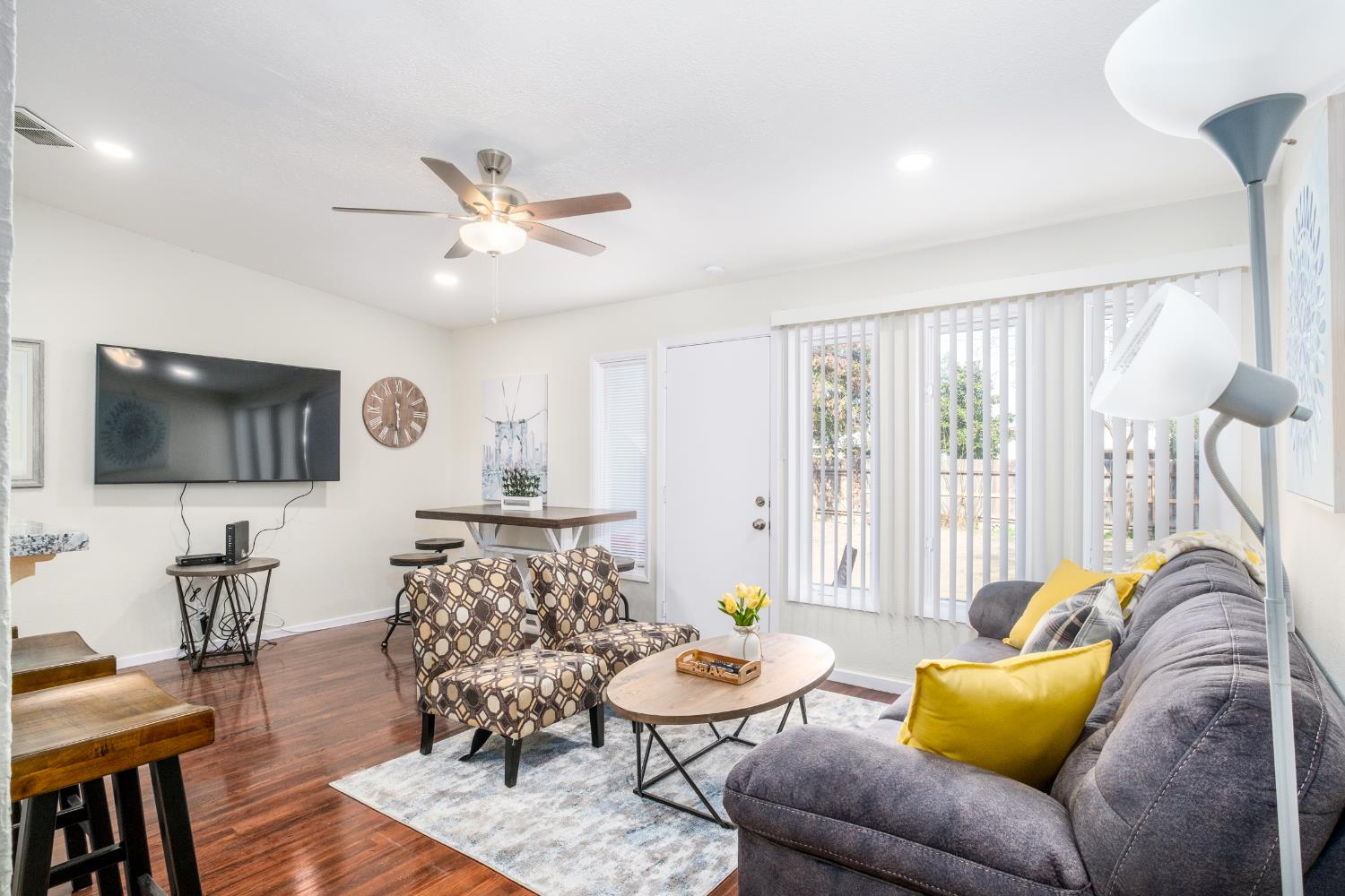 1116 W Dakota Ave, Fresno, CA 93705