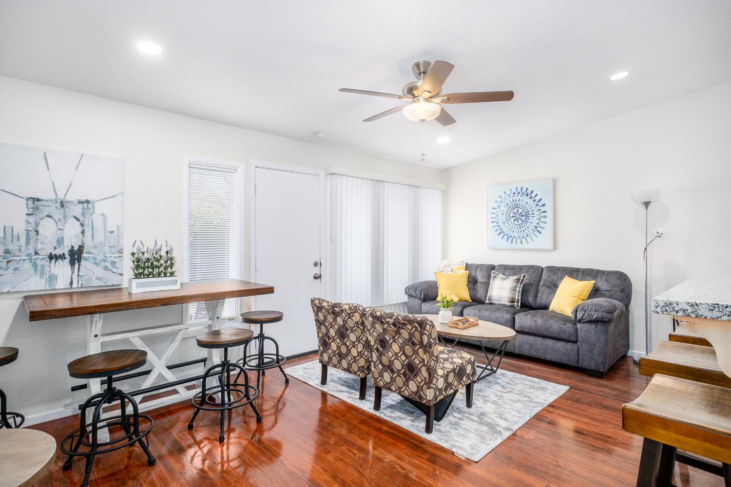 1116 W Dakota Ave, Fresno, CA 93705