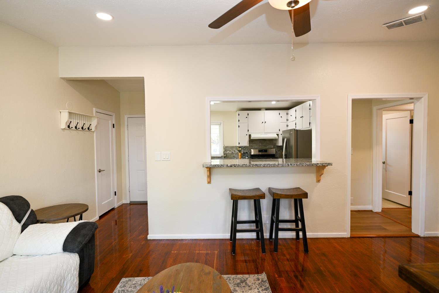 1116 W Dakota Ave, Fresno, CA 93705