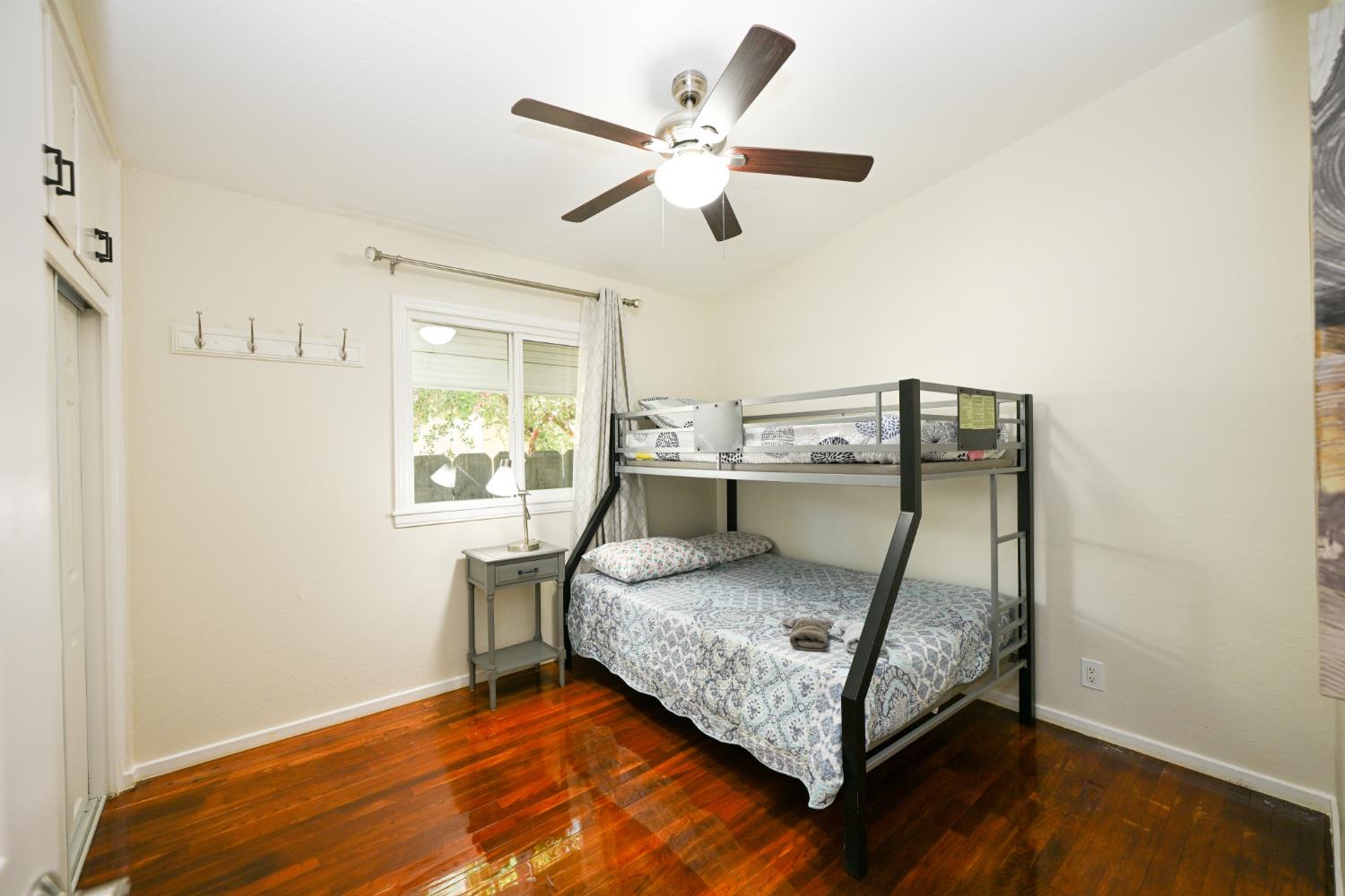 1116 W Dakota Ave, Fresno, CA 93705
