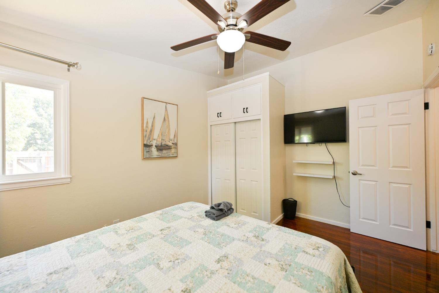1116 W Dakota Ave, Fresno, CA 93705