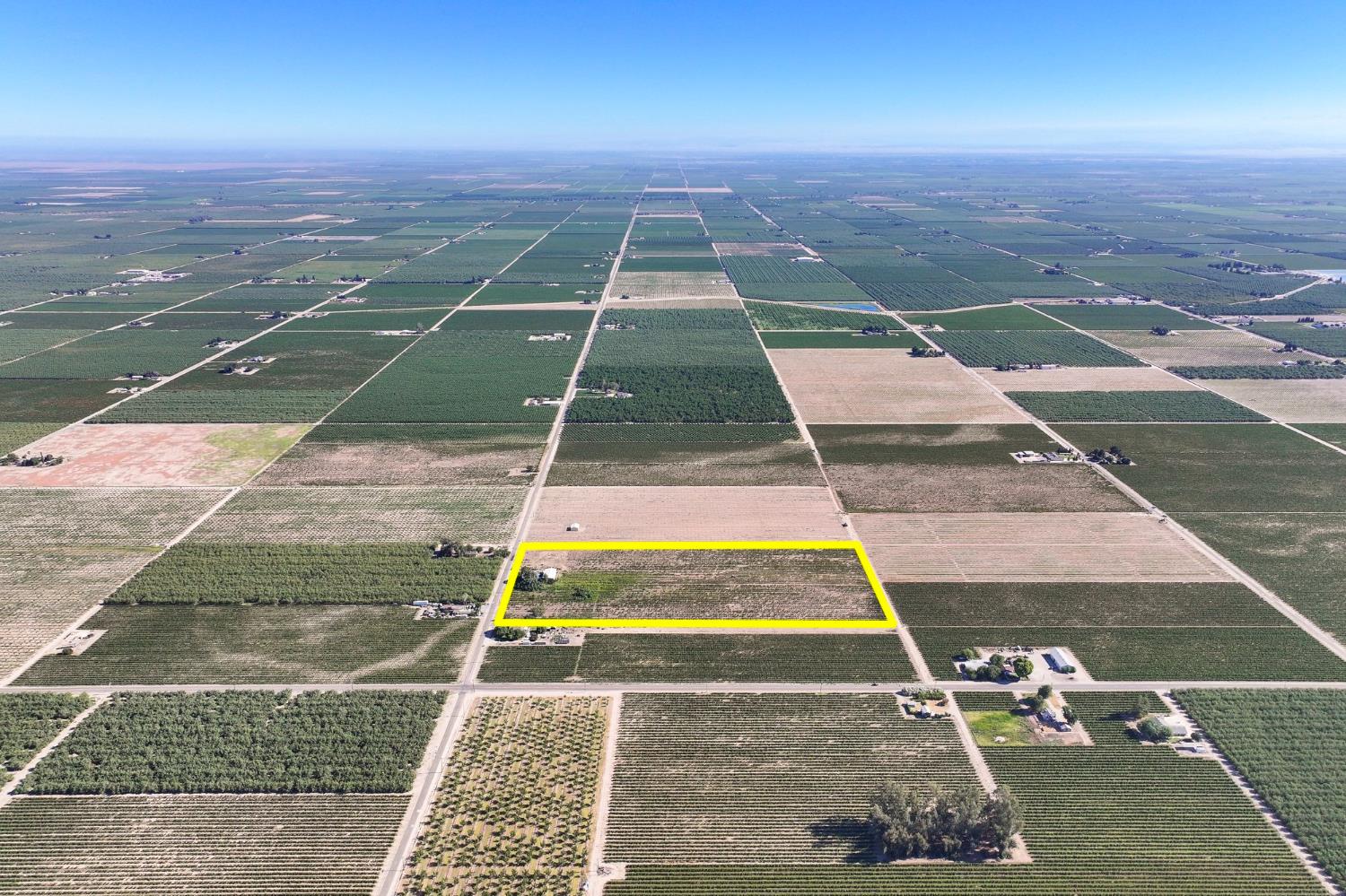 1128 N Trinity Ave, Kerman, CA 93630