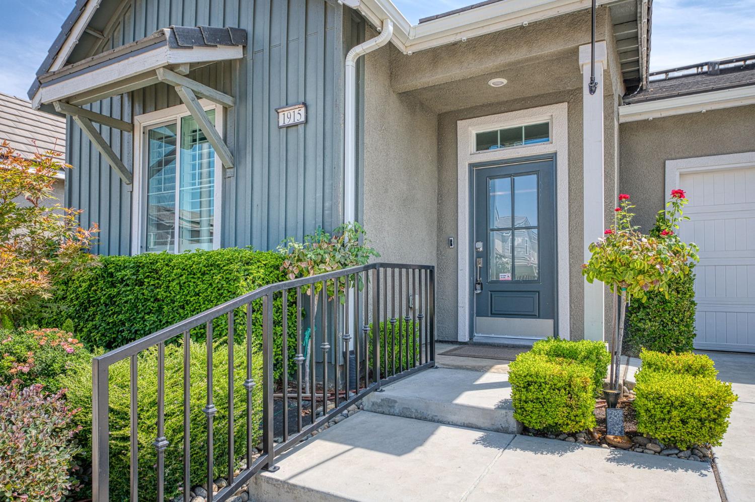 1915 N Marion Ave, Clovis, CA 93619