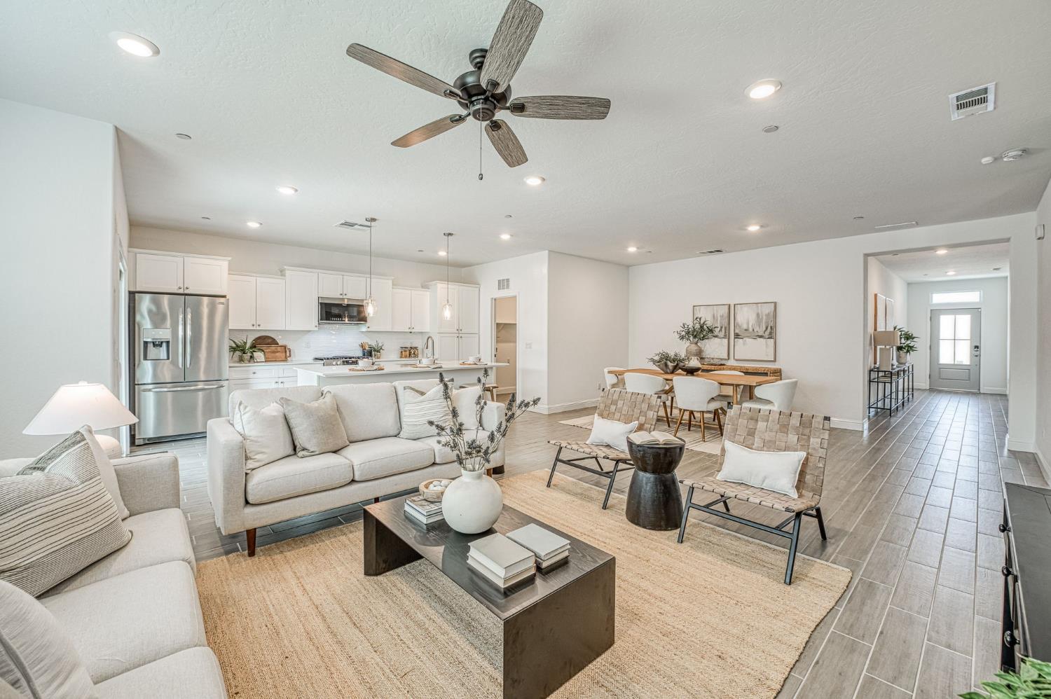1915 N Marion Ave, Clovis, CA 93619