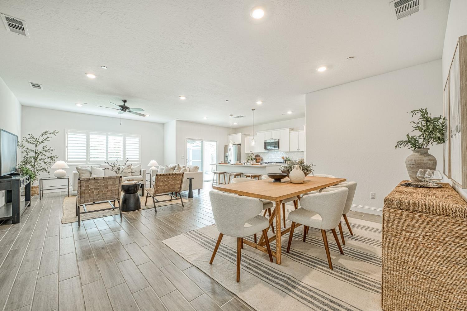 1915 N Marion Ave, Clovis, CA 93619