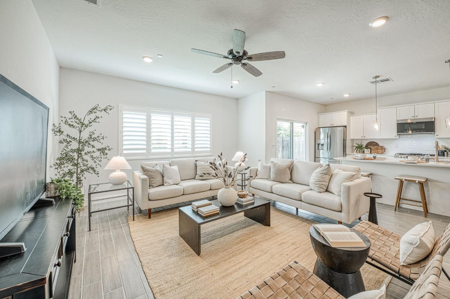 1915 N Marion Ave, Clovis, CA 93619