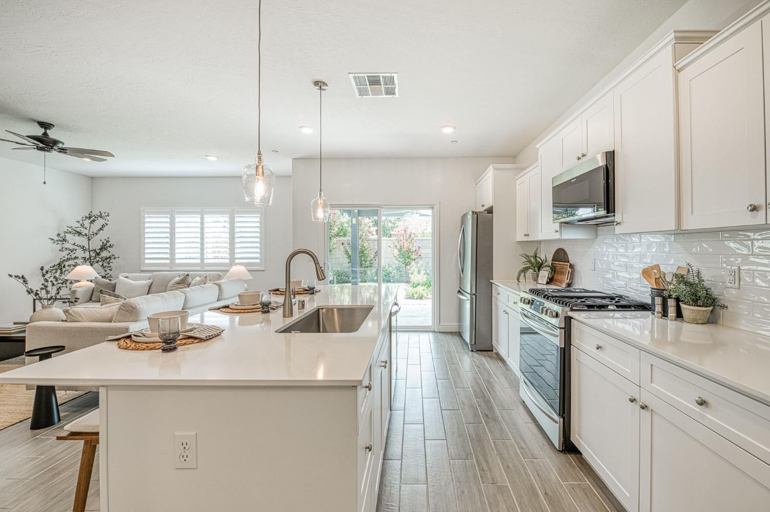 1915 N Marion Ave, Clovis, CA 93619