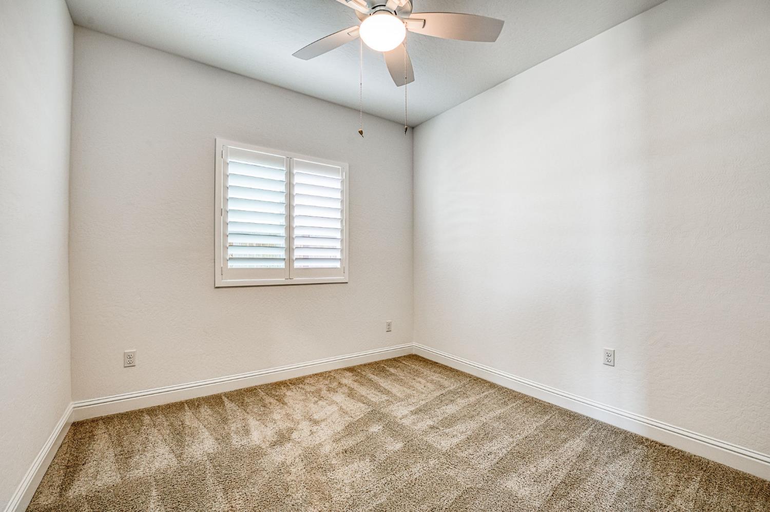1915 N Marion Ave, Clovis, CA 93619