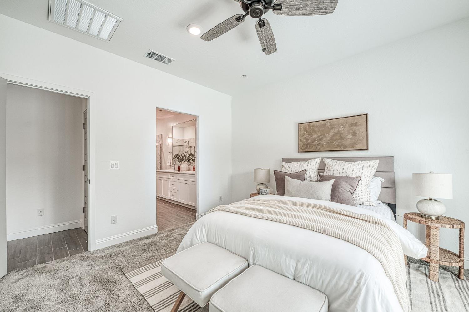 1915 N Marion Ave, Clovis, CA 93619