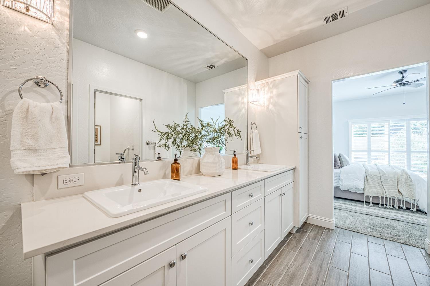 1915 N Marion Ave, Clovis, CA 93619