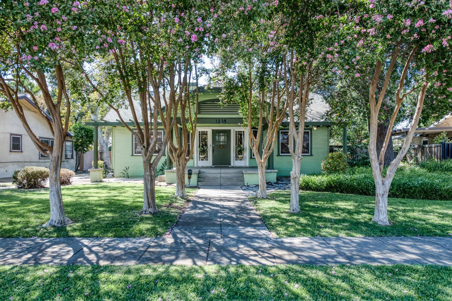 1235 N Arthur Ave, Fresno, CA 93728