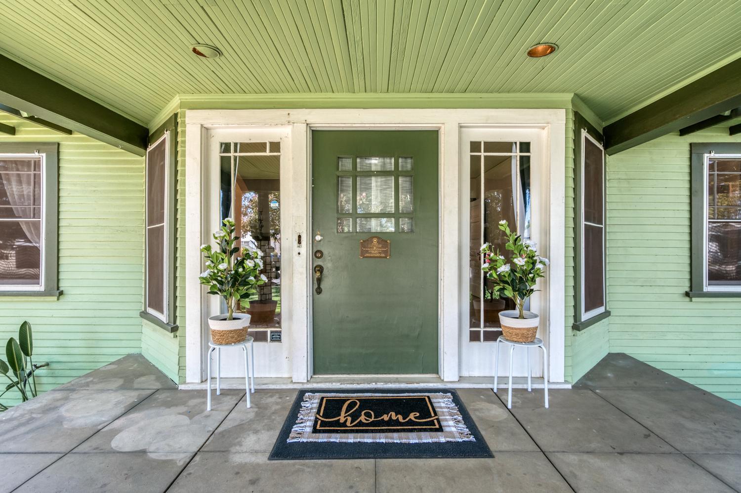1235 N Arthur Ave, Fresno, CA 93728