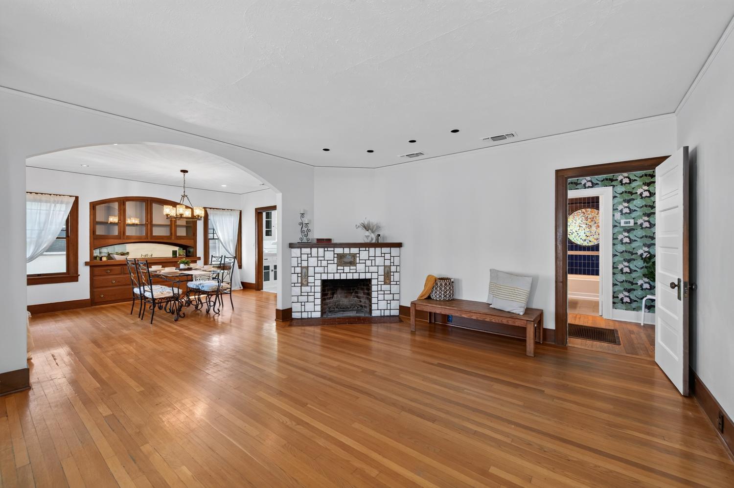 1235 N Arthur Ave, Fresno, CA 93728