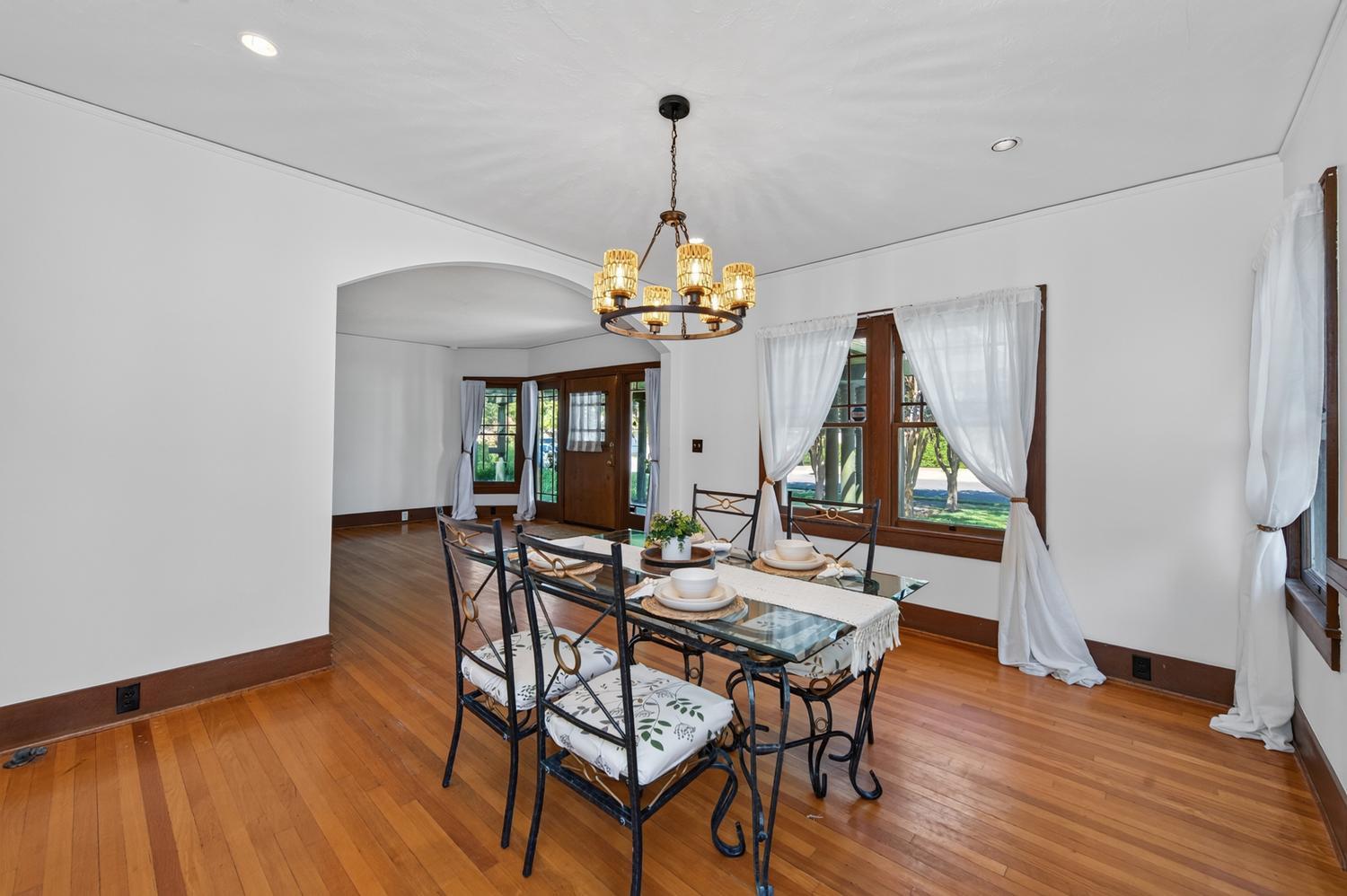1235 N Arthur Ave, Fresno, CA 93728