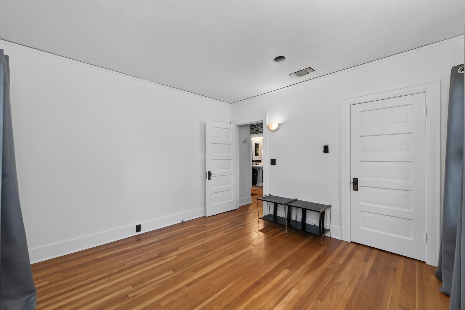 1235 N Arthur Ave, Fresno, CA 93728