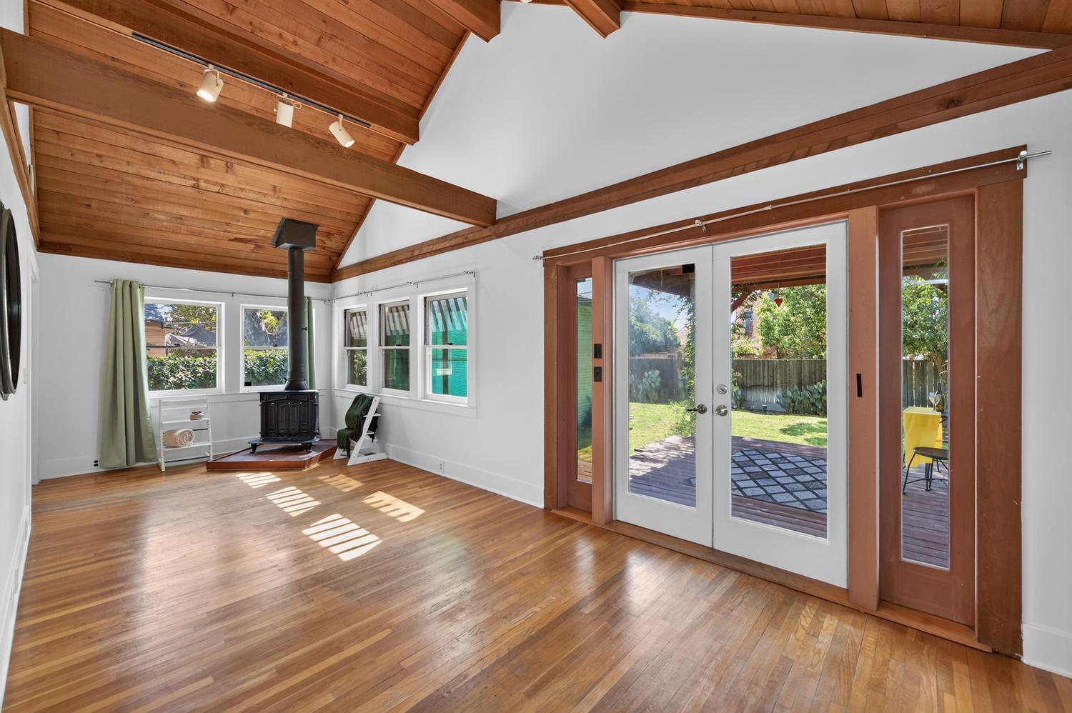 1235 N Arthur Ave, Fresno, CA 93728