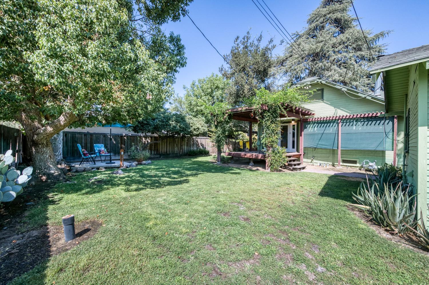 1235 N Arthur Ave, Fresno, CA 93728