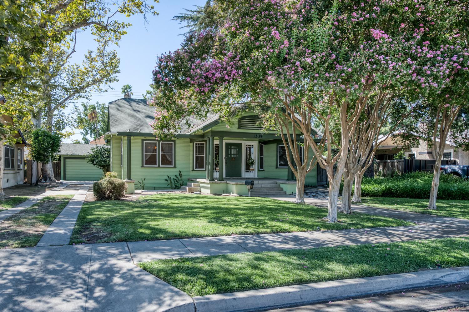 1235 N Arthur Ave, Fresno, CA 93728