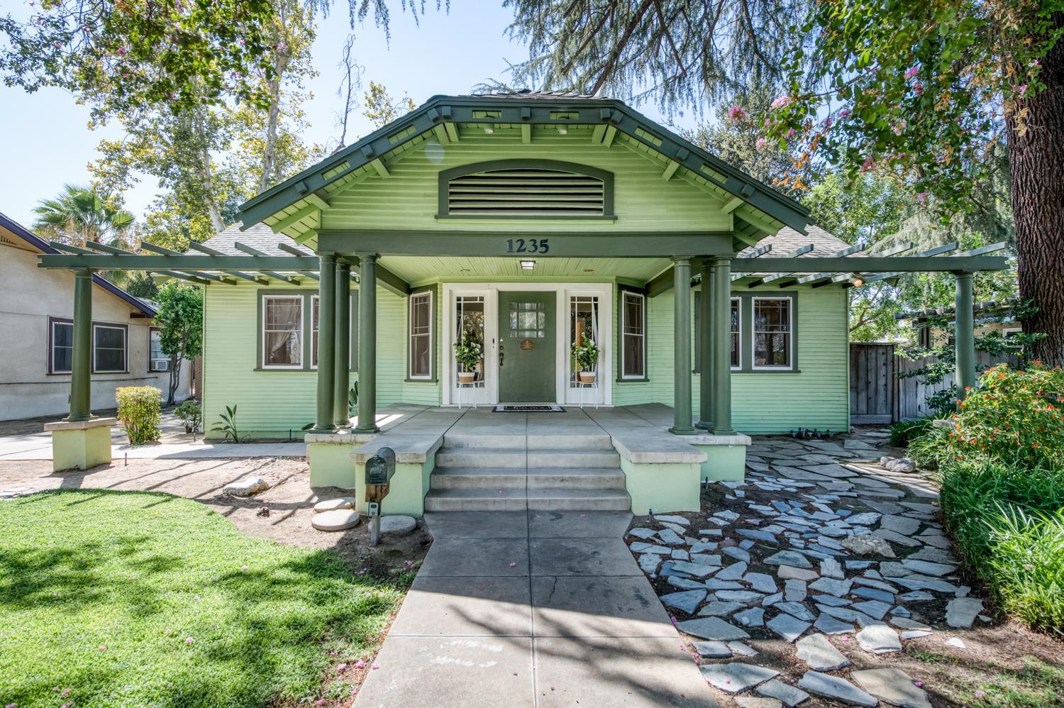 1235 N Arthur Ave, Fresno, CA 93728