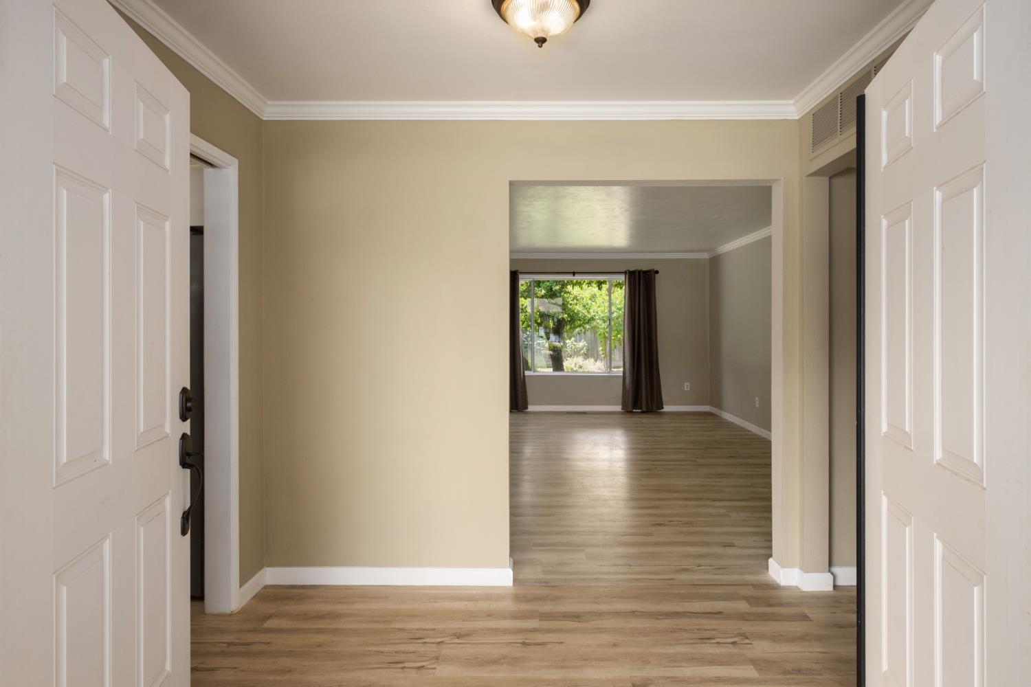 1737 W Roberts Ave, Fresno, CA 93711