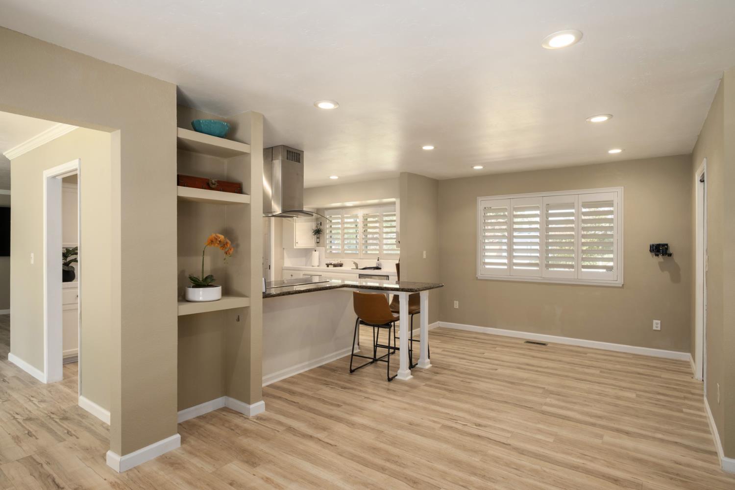1737 W Roberts Ave, Fresno, CA 93711