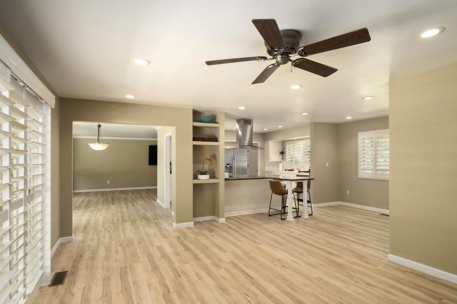 1737 W Roberts Ave, Fresno, CA 93711