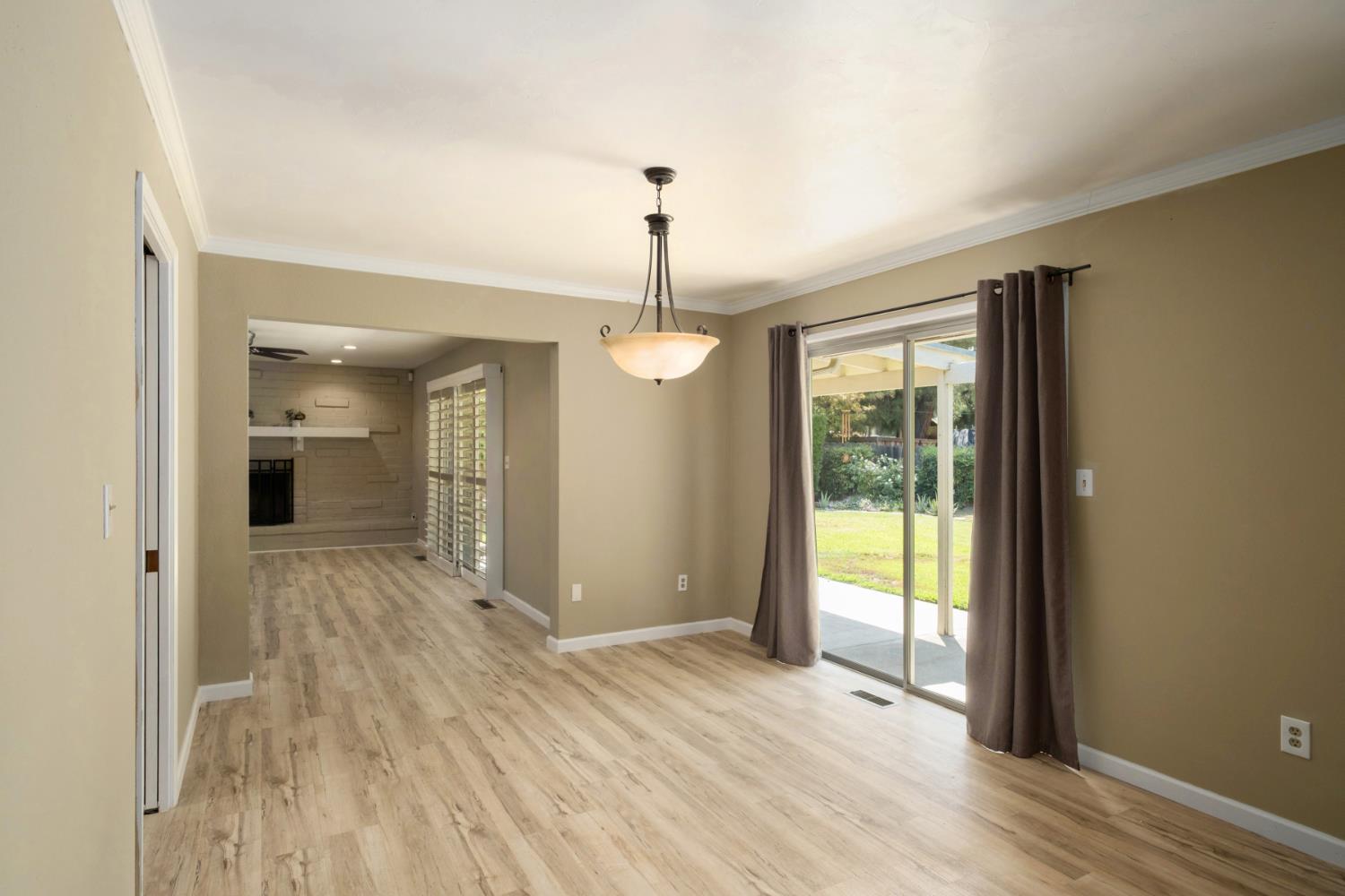 1737 W Roberts Ave, Fresno, CA 93711