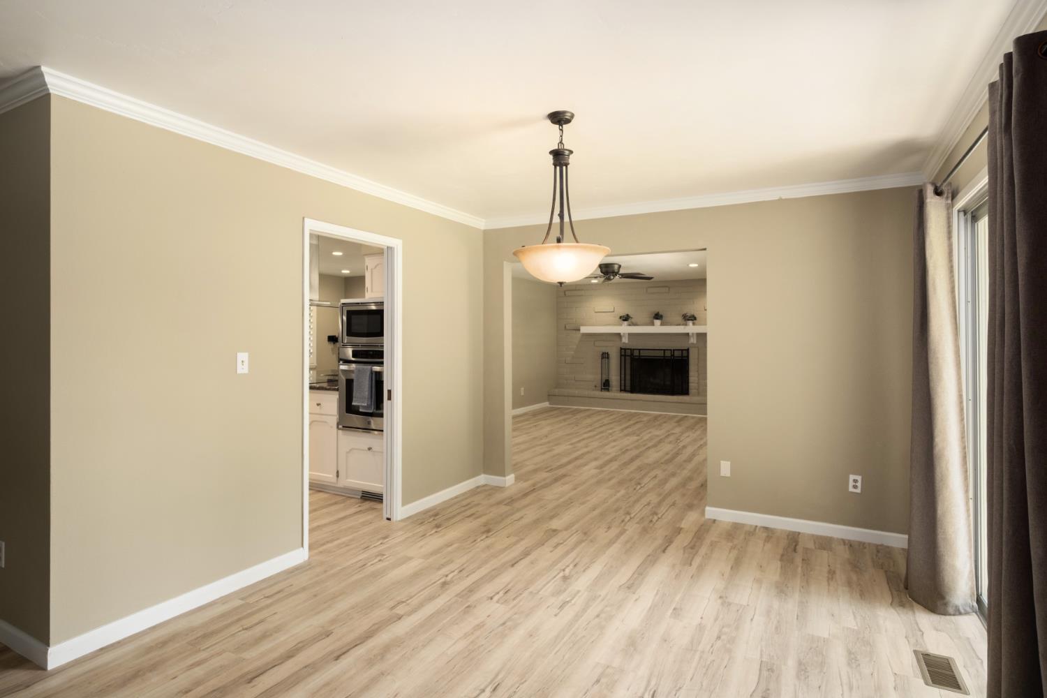 1737 W Roberts Ave, Fresno, CA 93711