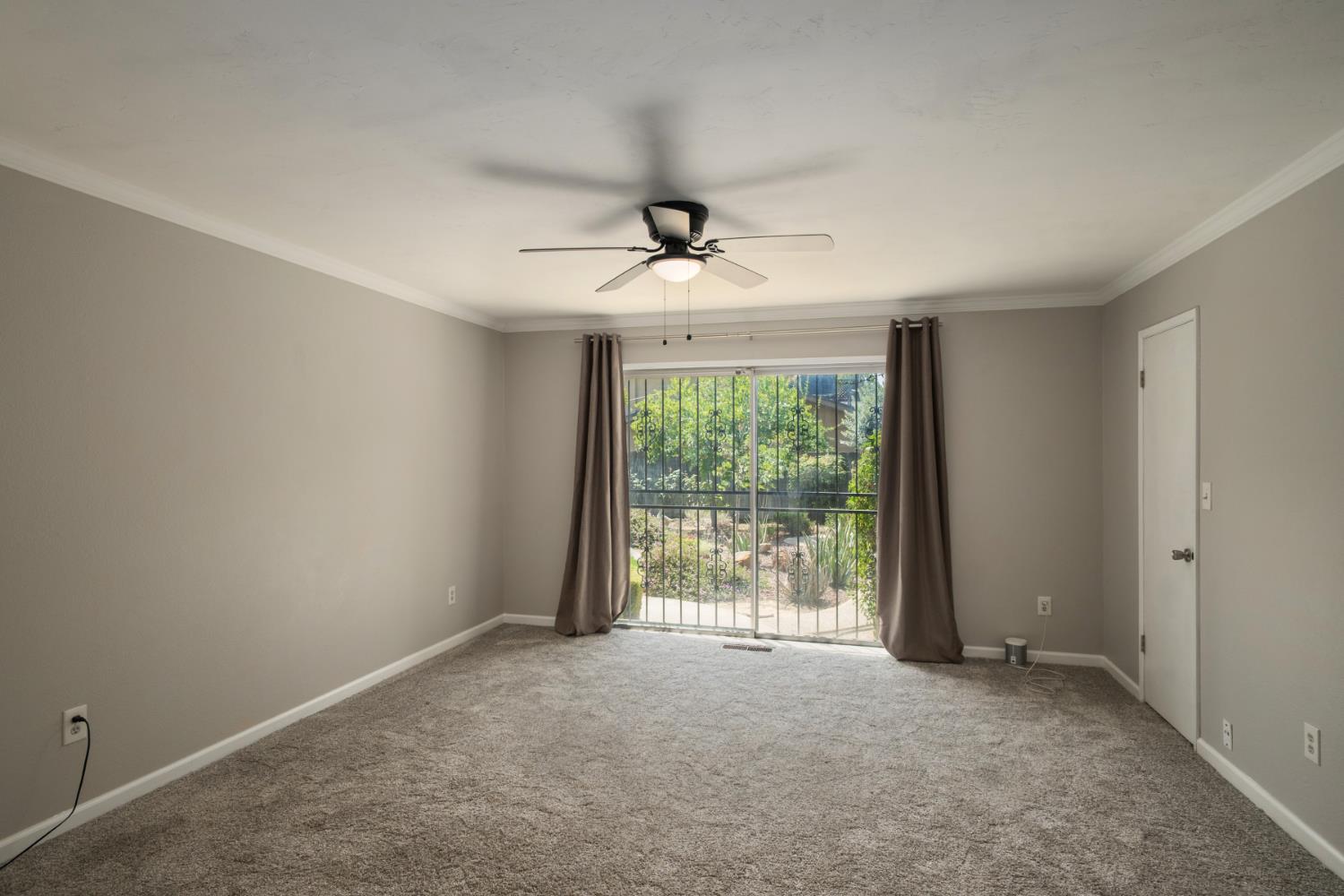 1737 W Roberts Ave, Fresno, CA 93711