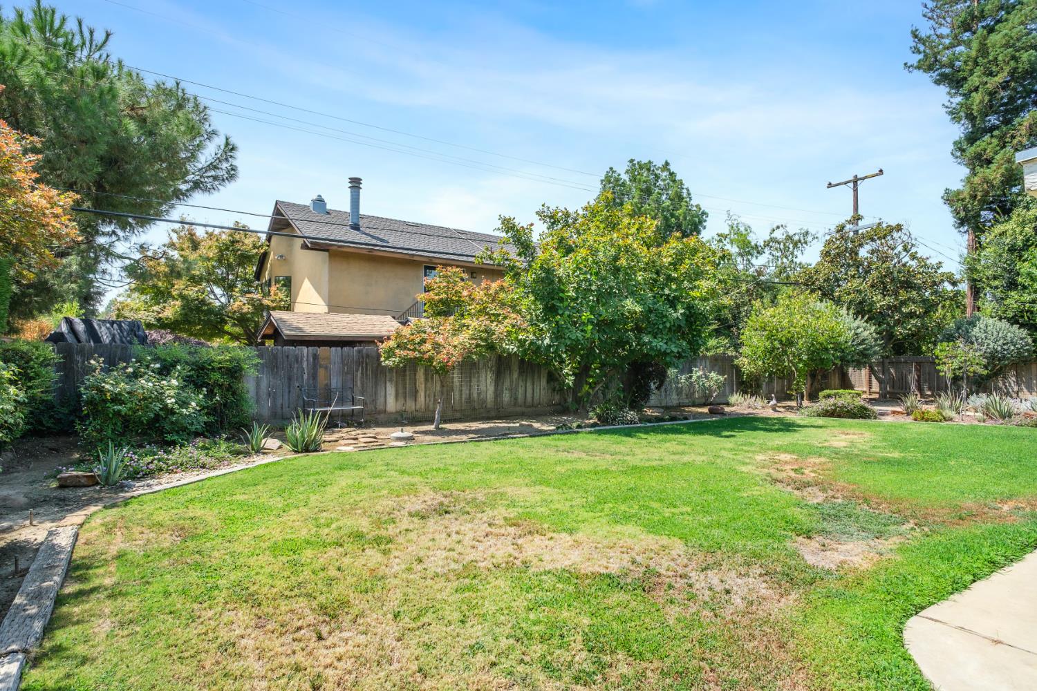 1737 W Roberts Ave, Fresno, CA 93711