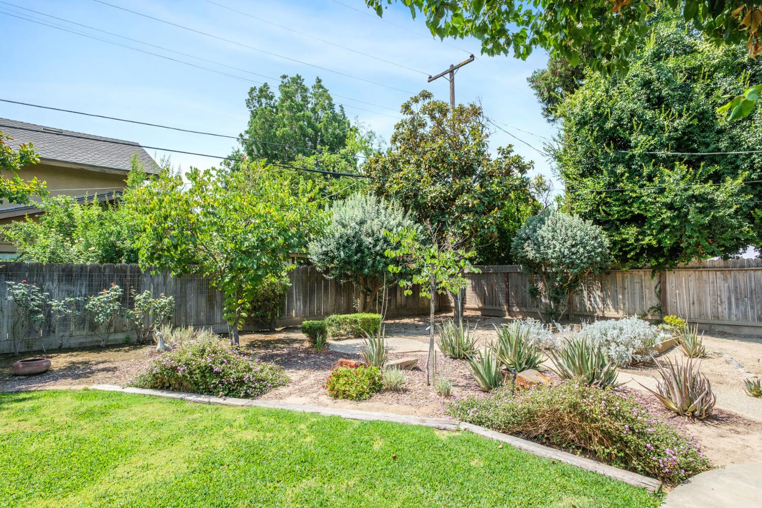 1737 W Roberts Ave, Fresno, CA 93711