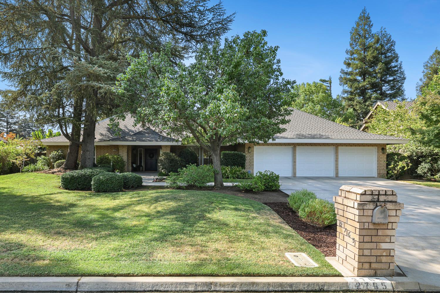 2765 W Bedford Ave, Fresno, CA 93711