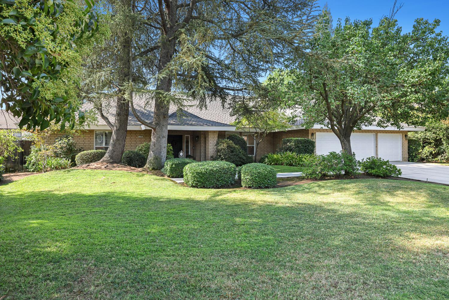 2765 W Bedford Ave, Fresno, CA 93711