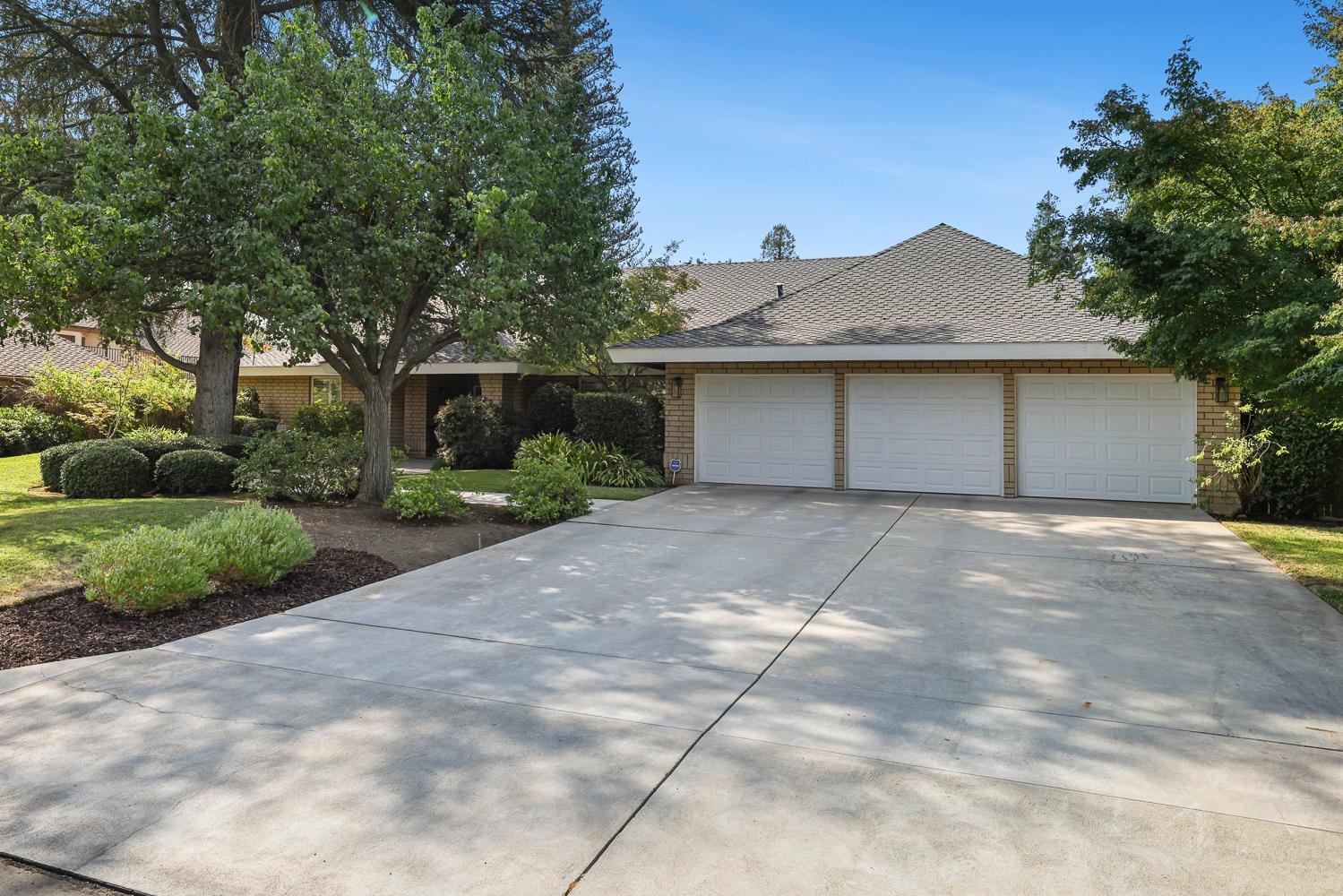 2765 W Bedford Ave, Fresno, CA 93711