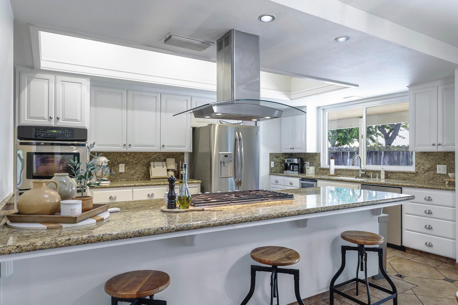 2765 W Bedford Ave, Fresno, CA 93711