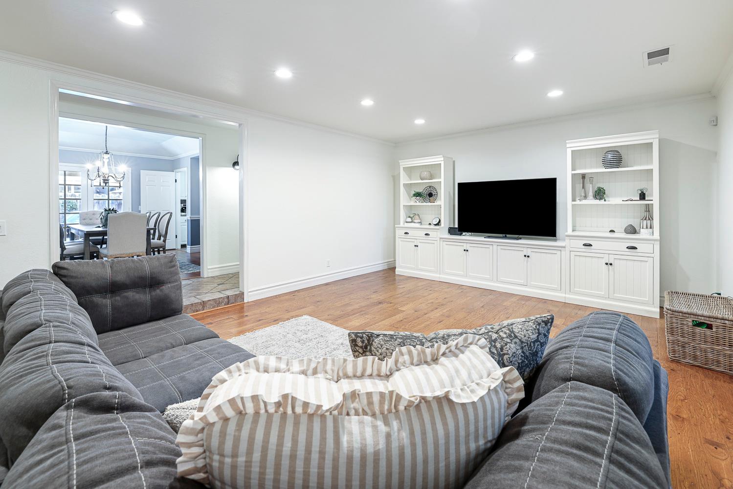 2765 W Bedford Ave, Fresno, CA 93711
