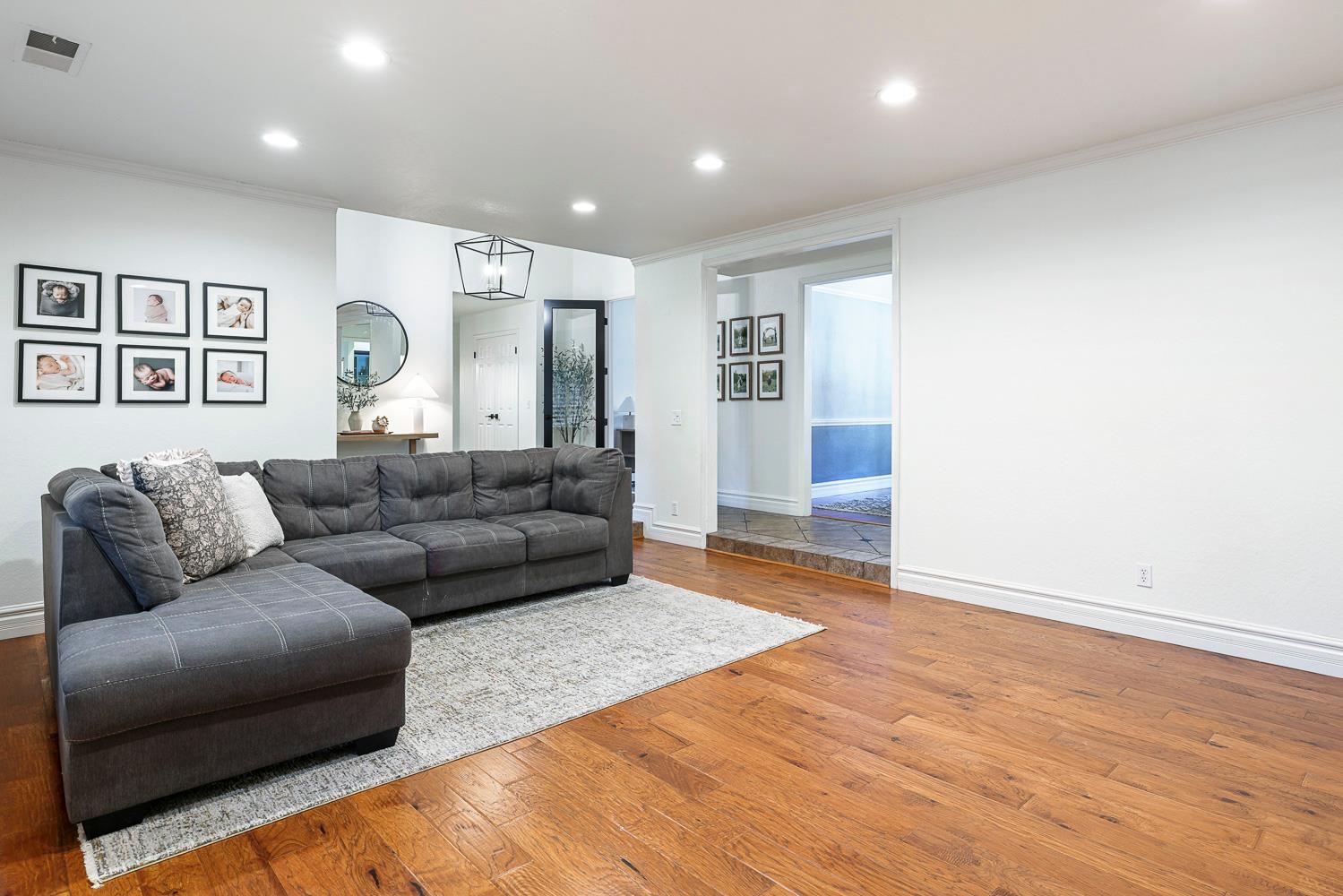 2765 W Bedford Ave, Fresno, CA 93711