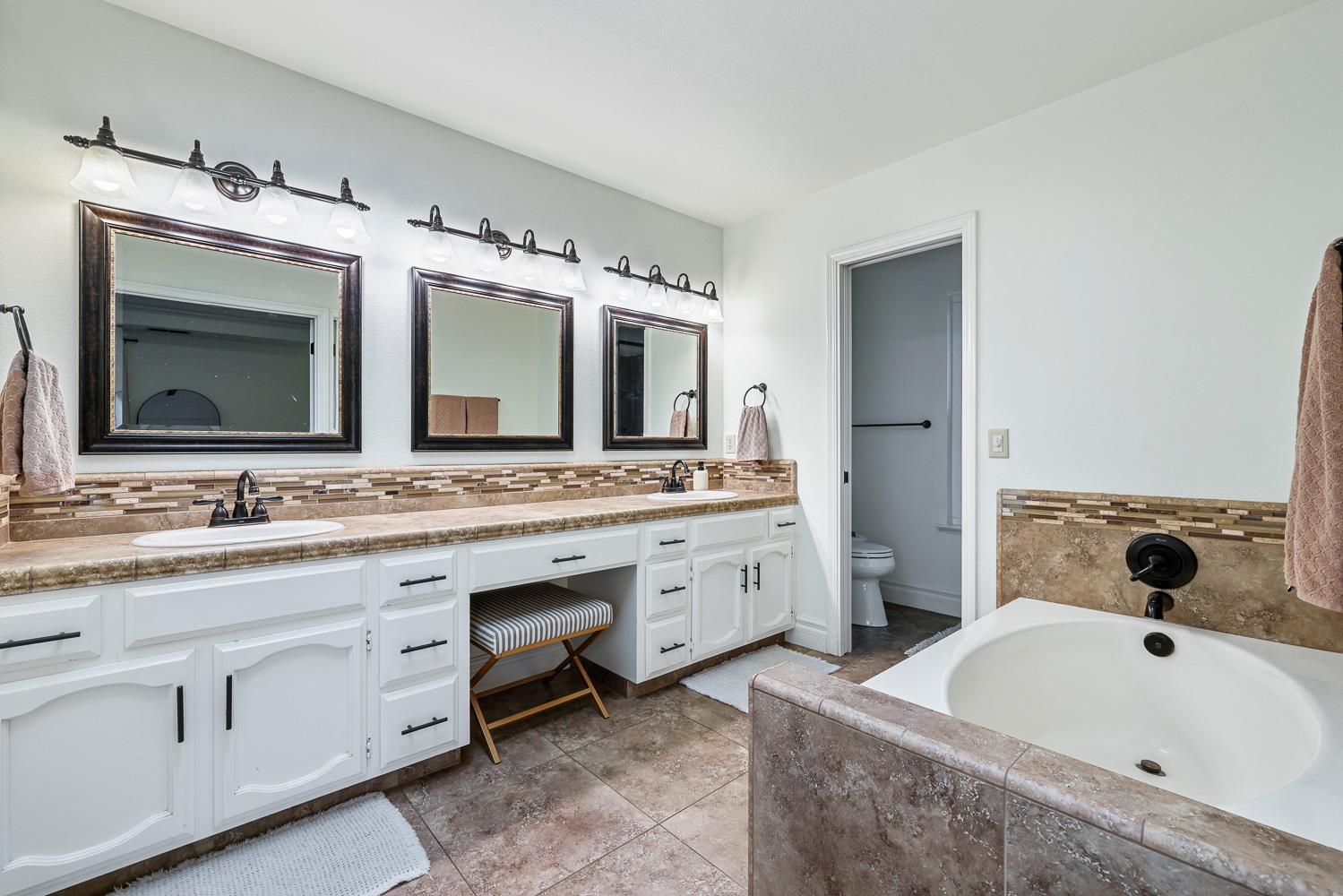 2765 W Bedford Ave, Fresno, CA 93711