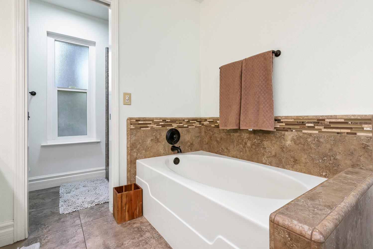 2765 W Bedford Ave, Fresno, CA 93711