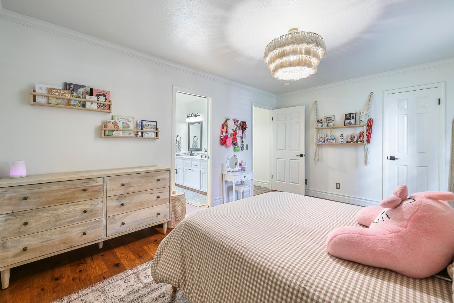 2765 W Bedford Ave, Fresno, CA 93711