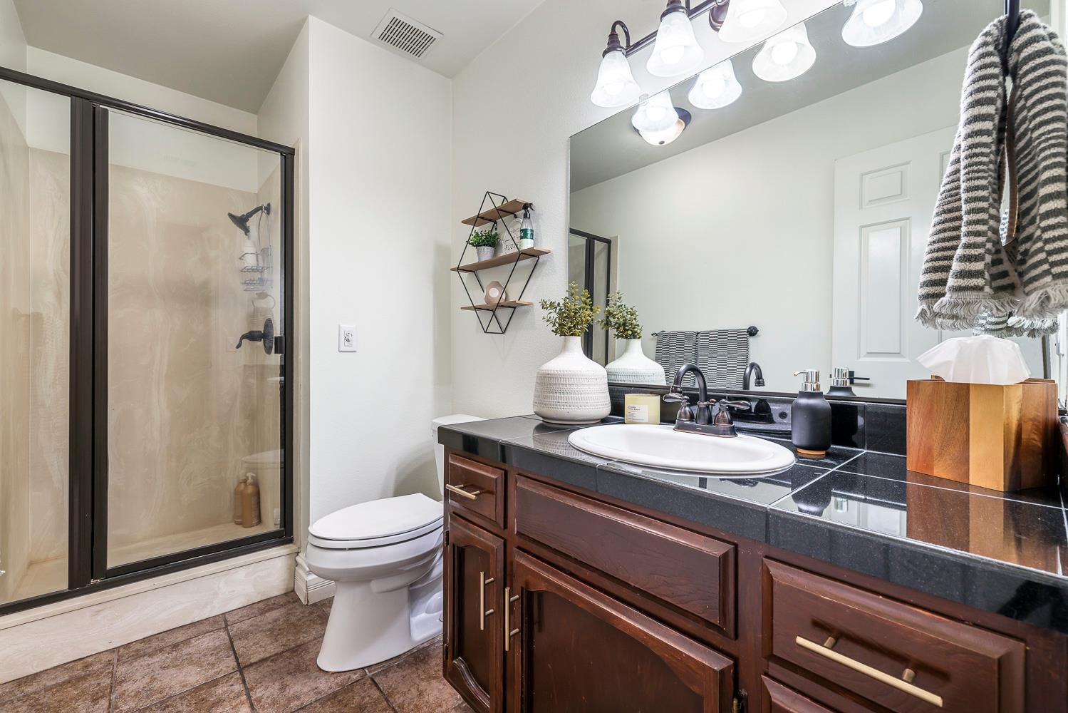 2765 W Bedford Ave, Fresno, CA 93711