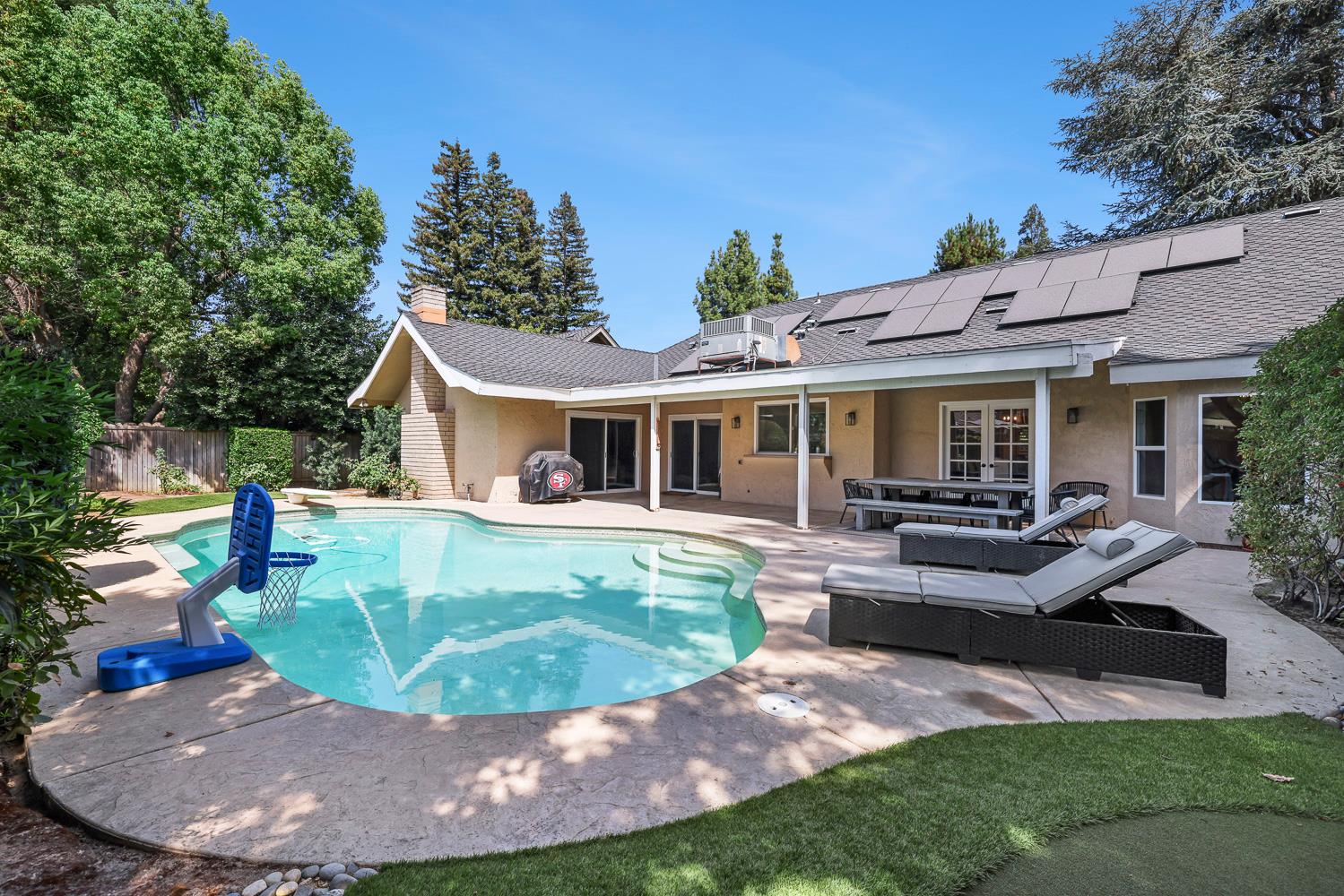 2765 W Bedford Ave, Fresno, CA 93711
