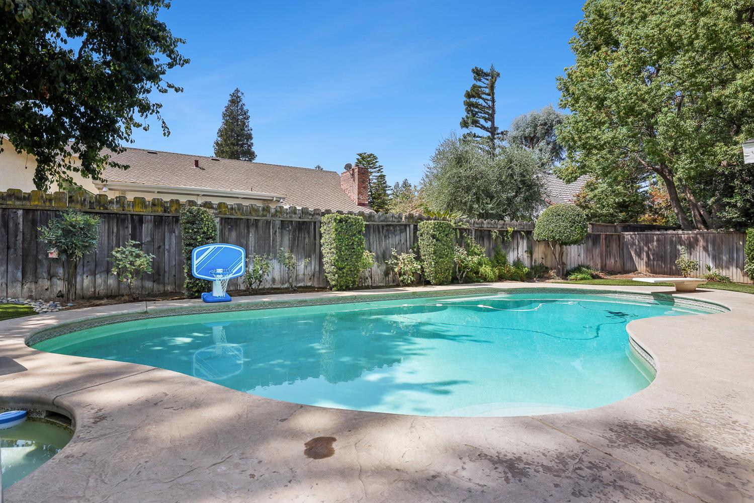 2765 W Bedford Ave, Fresno, CA 93711