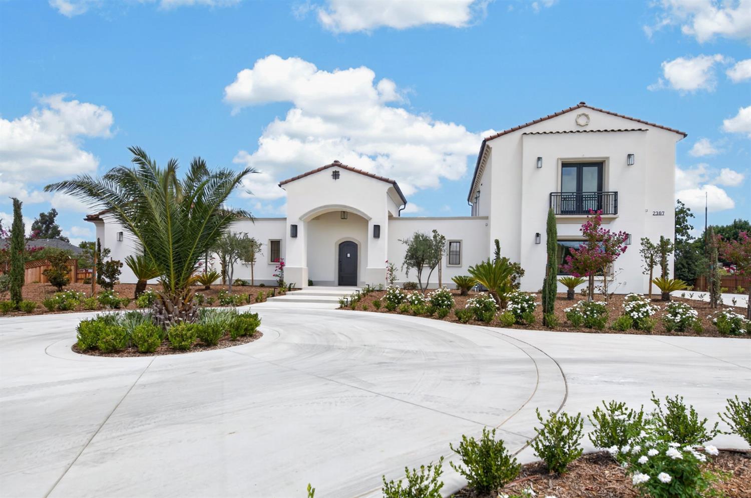 2387 N Purdue Ave, Clovis, CA 93619