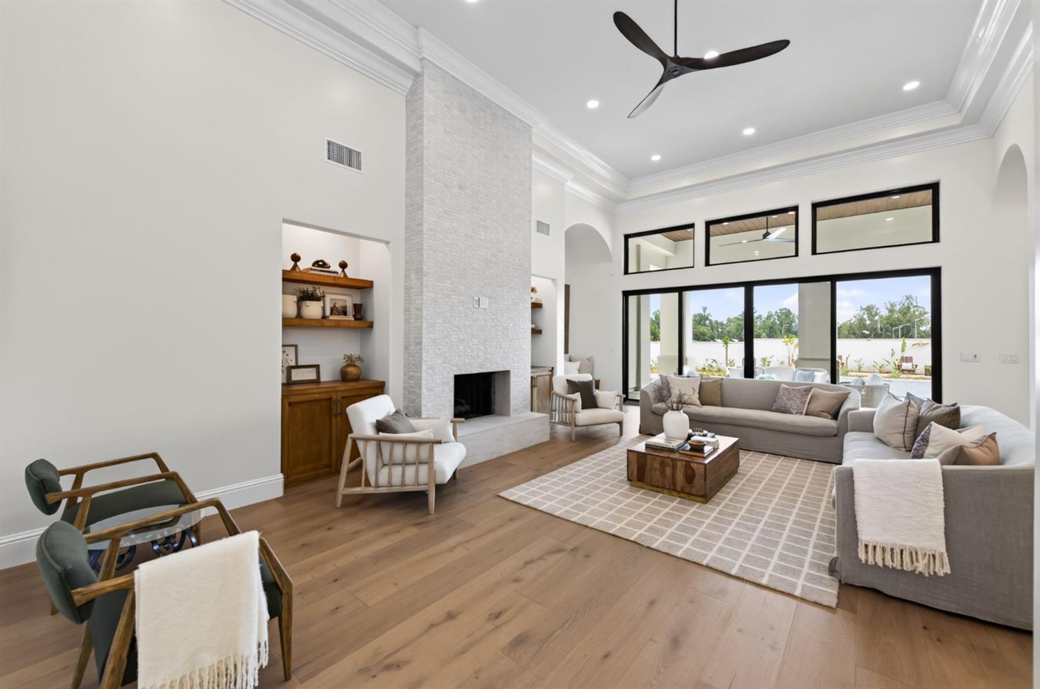 2387 N Purdue Ave, Clovis, CA 93619