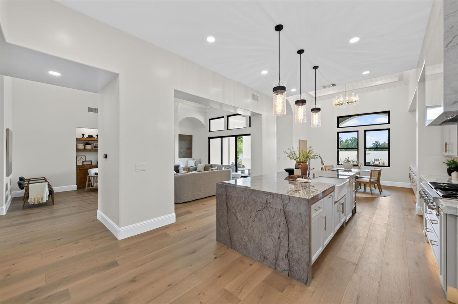 2387 N Purdue Ave, Clovis, CA 93619