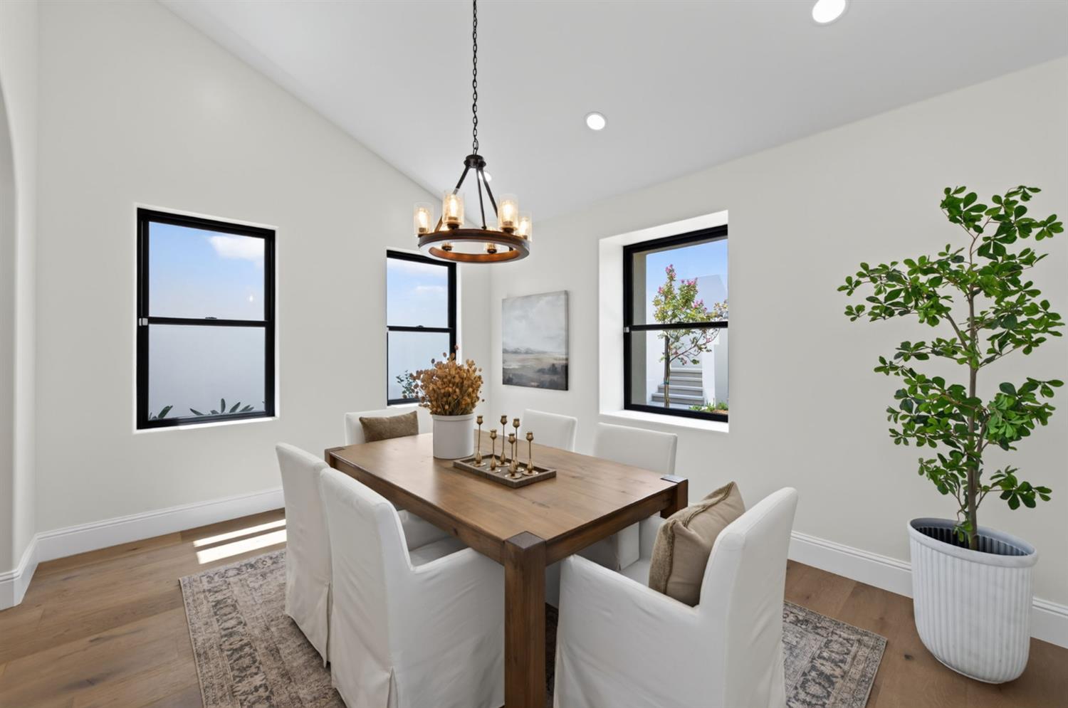 2387 N Purdue Ave, Clovis, CA 93619